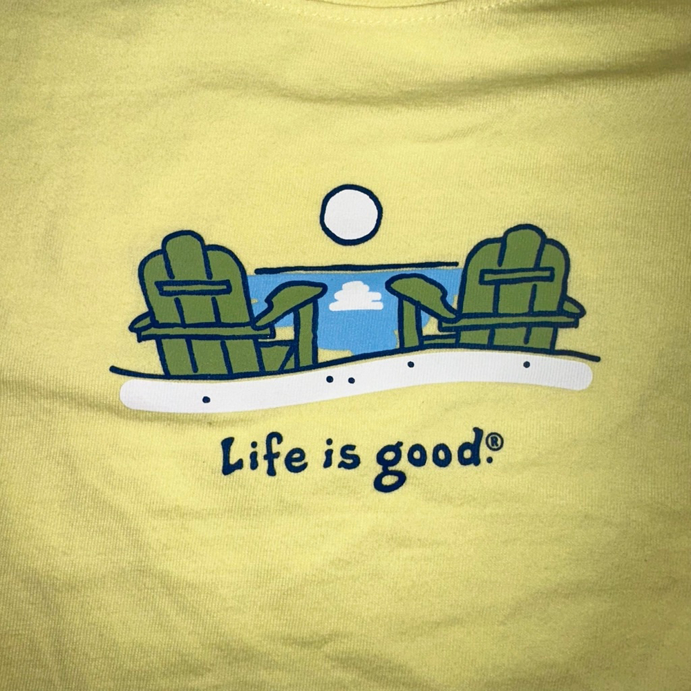 NWOT Women’s Medium Life Is Good Crusher SS TShirt Beach Lake Theme